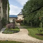 ホテル Tauroa Schloss Gabelhofen 4*