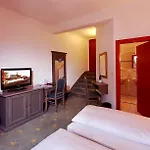 Tauroa Schloss Gabelhofen ホテル 4*