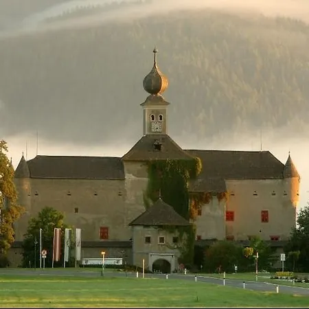 Tauroa Schloss Gabelhofen Hotell