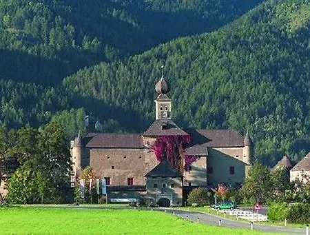 Tauroa Schloss Gabelhofen 4* Fohnsdorf