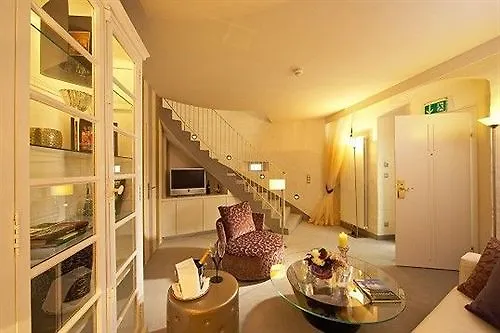 Hotel Tauroa Schloss Gabelhofen 4*